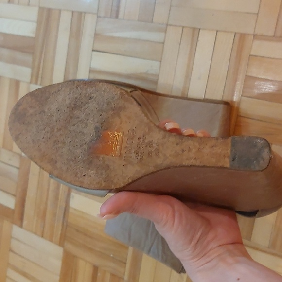 Vince wedge leather sandals size 9.5M - Picture 7 of 11